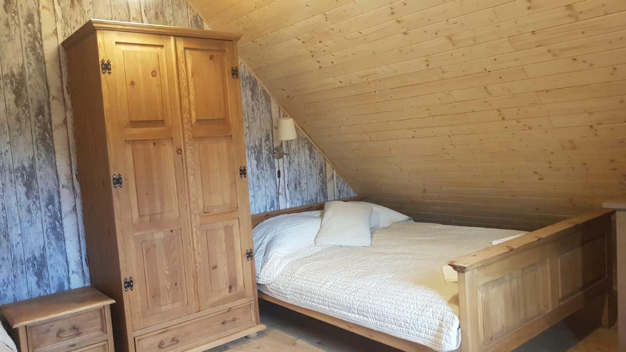 Chata Starych Znajomych Sanok Exterior foto